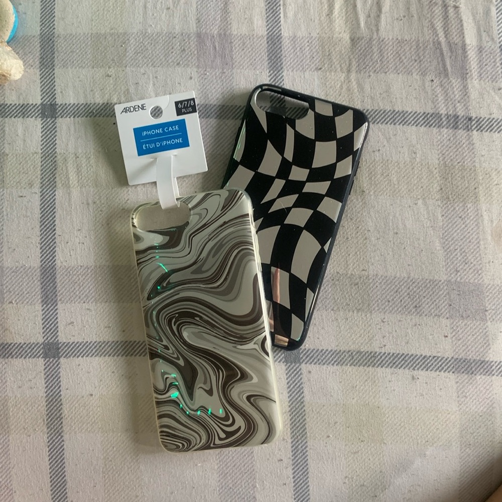 2 Ardene phone cases iphone 6/7/8 plus